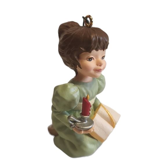 Prayer for Peace Hallmark Keepsake Ornament sculpted by Joyce Lyle 1996 - Picture 4 of 11